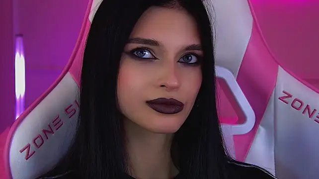 BeverlyMost Adlı Modelin Canlı XXX Sohbeti