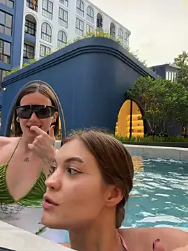 Mcdolls - go to swimming pool together