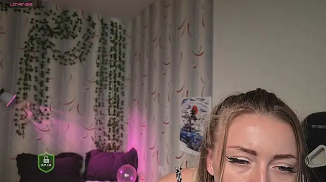 space_danger Chat XXX live