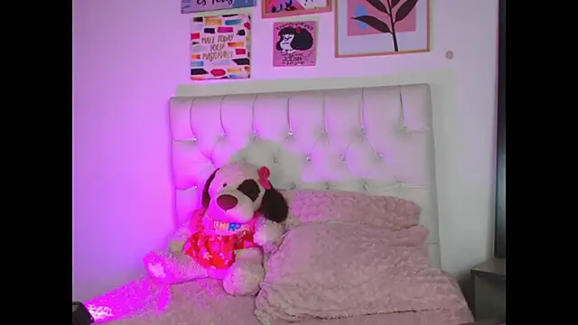 _im_evaa Adlı Modelin Canlı XXX Sohbeti