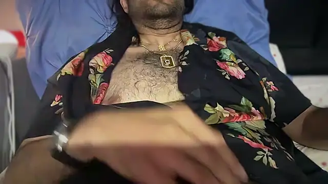 icebergslim281 লাইভ XXX চ্যাট