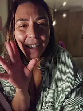 Ellie-Elizabeth Chat XXX in diretta