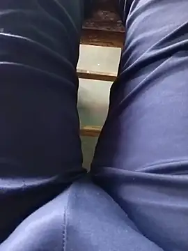 Montti-xxx লাইভ XXX চ্যাট