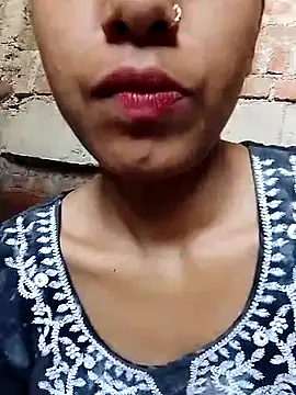 hotgirl-20 লাইভ XXX চ্যাট