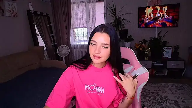 SoftMoon live XXX chat