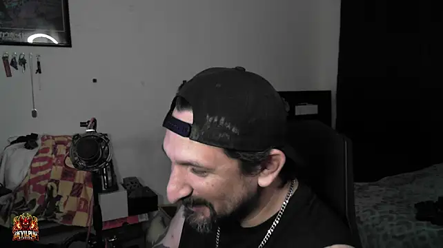 DevilPup75_ live XXX chat