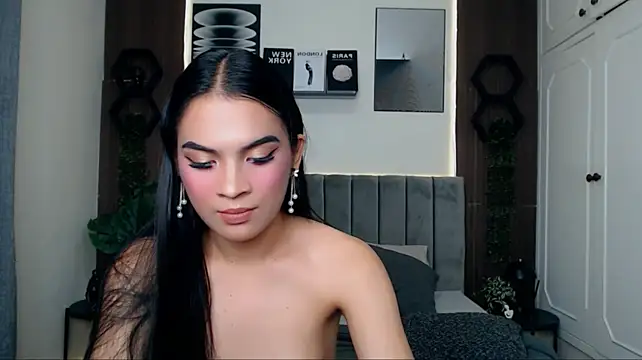 hotluna4u Adlı Modelin Canlı XXX Sohbeti