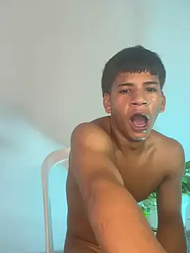 Pertunjukan Kamera Web Alessio_hot