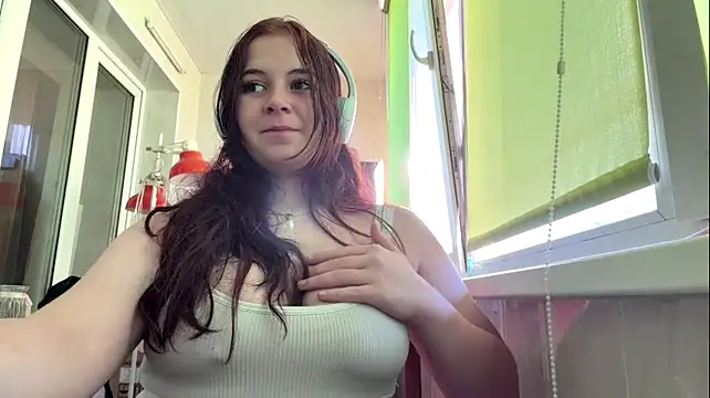 KariStpeters - handbra with my bigboobs