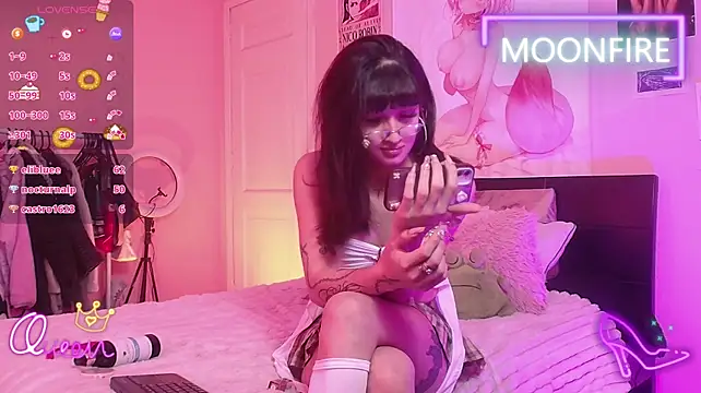 moonfiredancer élő XXX-chatje
