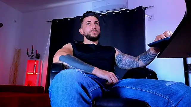 MightyAaron66 – Naživo XXX chat
