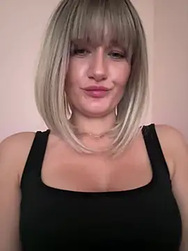 LunaFoxs' Live XXX Chat