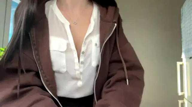 ShariceLangenbach - Teasing booty