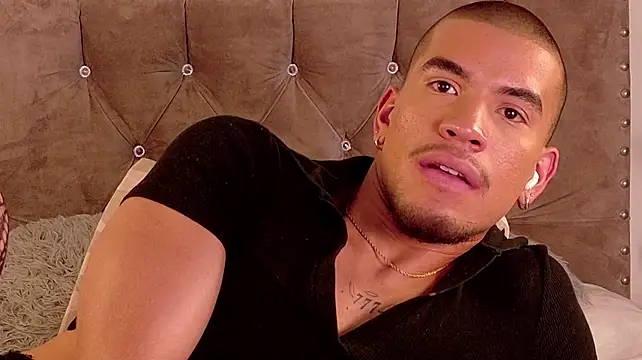 Bruno___69 XXX чат на живо