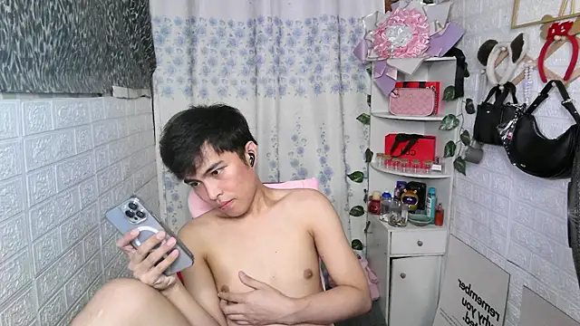 _peachyboyyyn Live XXX chat