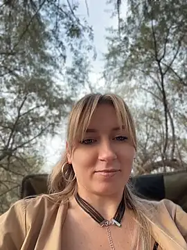 Crazy-Rosa – Naživo XXX chat