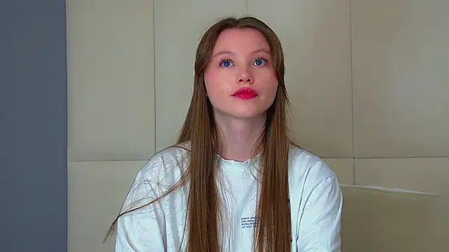 KeiraAsti লাইভ XXX চ্যাট