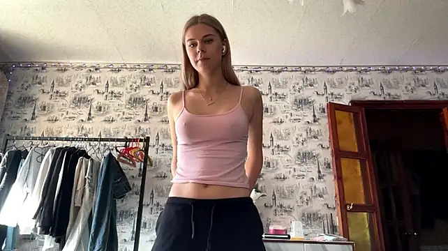 HoneysPiee Chat XXX live