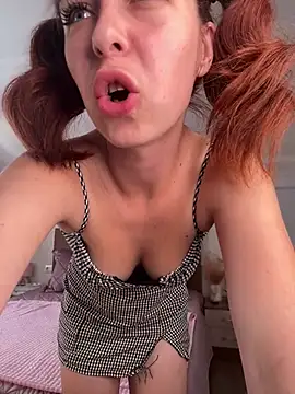 LynaFrost Chat XXX live