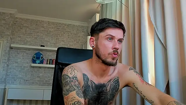 XXX chat uživo modela JonahShaw
