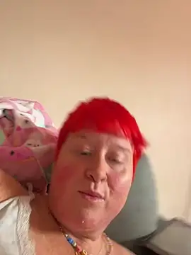 Czat XXX na żywo – BustyRedxx