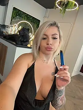 Chat +18 de IveySin ao vivo
