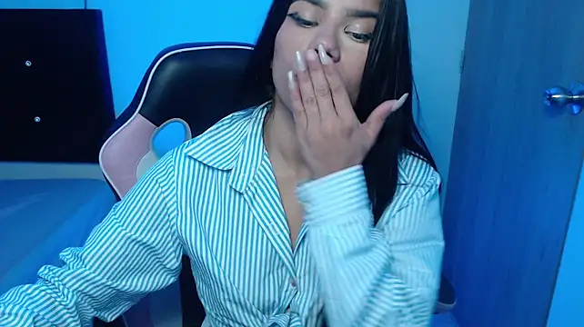 Chatroom XXX en direct de AlejandraScott