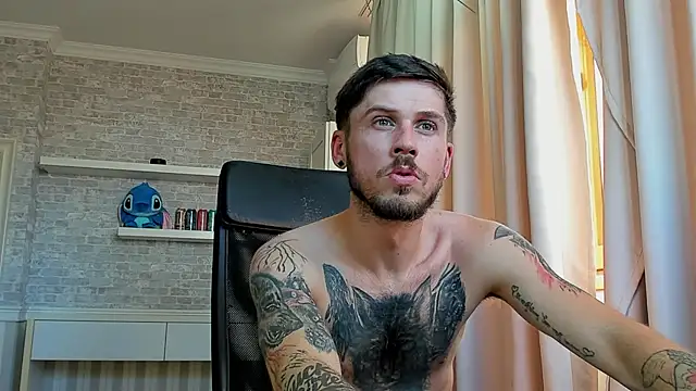 XXX chat uživo modela JonahShaw