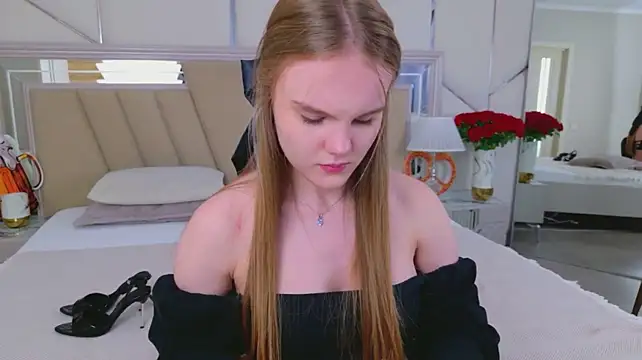 Lili_Lohan: онлайн-секс-чат