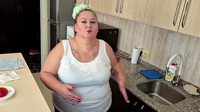 Maryhotmilf - I'm filming one thing on me