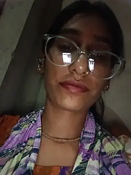 Chat +18 de Komal_0143 ao vivo