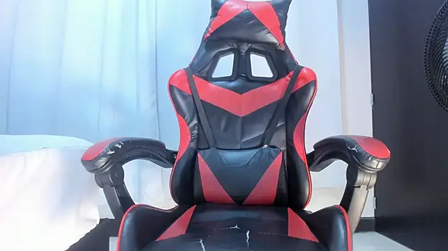 Онлайн чат XXX MaxLeons