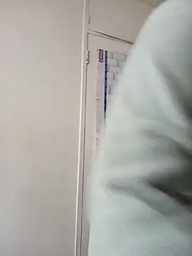 sluttylaura21 现场XXX聊天