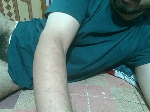 Precumboner Adlı Modelin Canlı XXX Sohbeti
