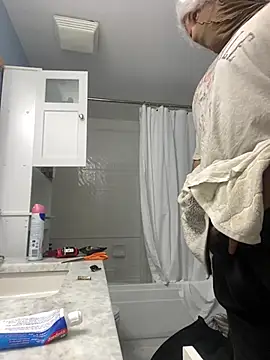 bigdickbigass69のウェブカメラショー
