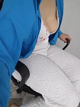 Modelgizem02 - Anal dildo