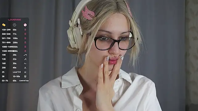 WilmaViesca - 💖Play with my nipples under my bra