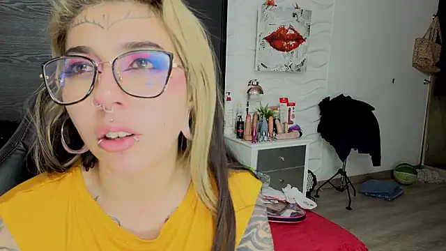 inkedsinners_ Adlı Modelin Canlı XXX Sohbeti
