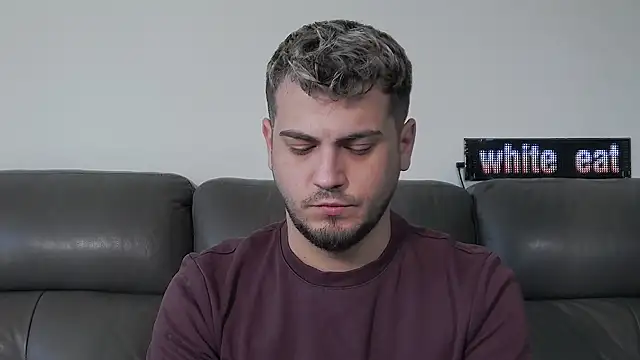 Živý XXX chat CrazyDom1