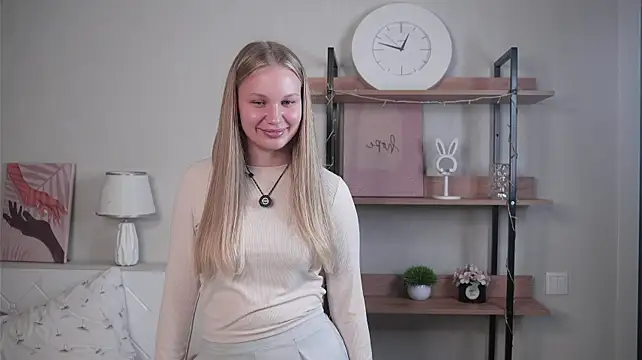 AlbertinaIenco Chat XXX live