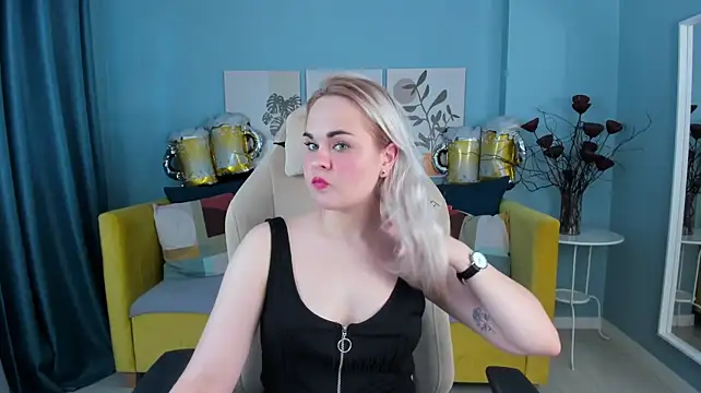DaisySnow - massege tits close up