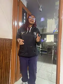 Cherry_rousse - 1 finger in my pussy + 1 finger in my as
