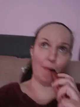 צ'אט XXX בשידור חי של BustyLadyAlma