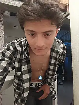 Chat XXX ao vivo de Davitfitnosuke