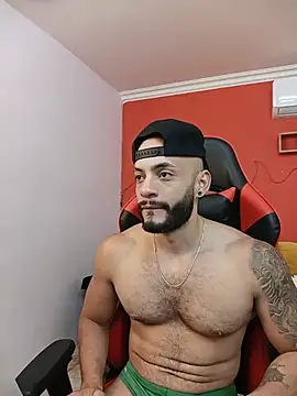 צ'אט XXX בשידור חי של Mike_savage3