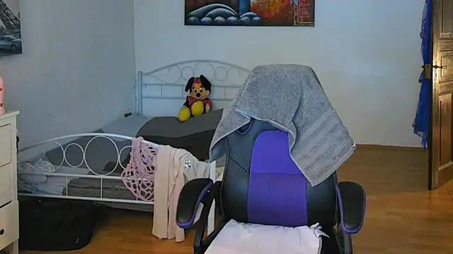 Sylly XXX чат на живо