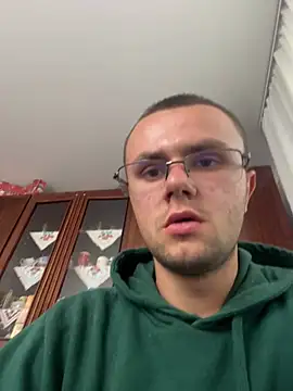 Aleks0001S লাইভ XXX চ্যাট