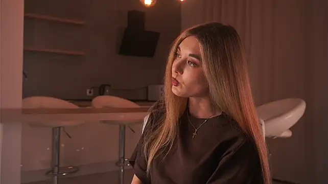 HarrietElrick - Hey, how about stroking my boobs?