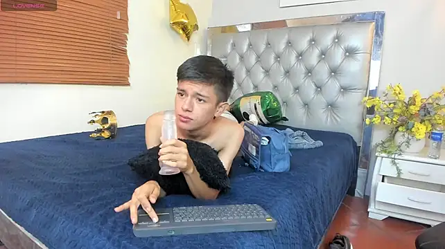 fem_danny7's Live XXX Chat