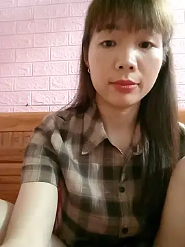 AmyLinee01 即時 XXX 聊天